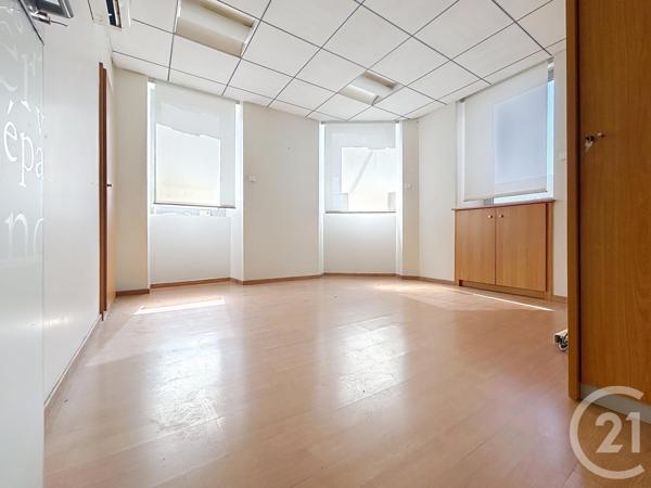 Immeuble à vendre  260 m2 ST VAURY - 23