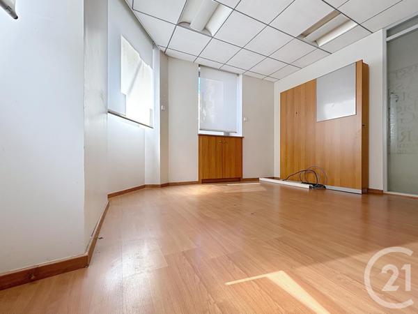 Immeuble à vendre  260 m2 ST VAURY - 23