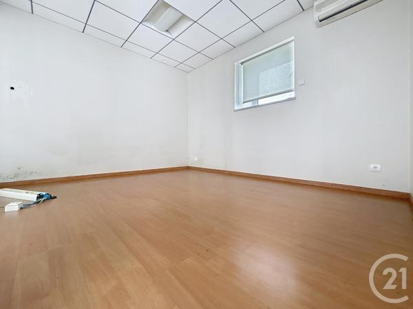 Immeuble à vendre  260 m2 ST VAURY - 23