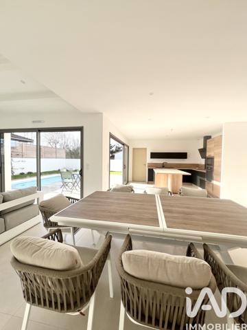 Maison à vendre 6 pièces 158 m² Angoulins