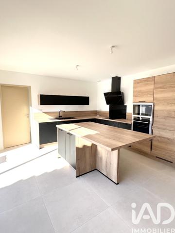 Maison à vendre 6 pièces 158 m² Angoulins