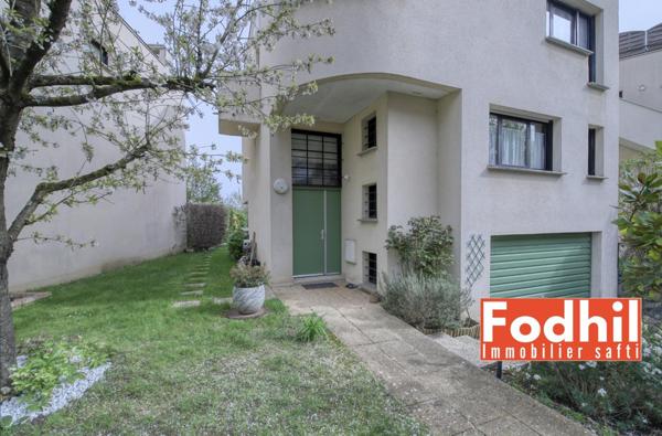 Maison contemporaine de 130 m²- 4 ch- Rooftop de 76 m²- un jardin et un sous sol de 84 m².