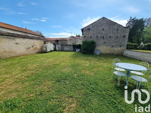 Maison 6 pièces de 182 m² à Thénezay (79390)