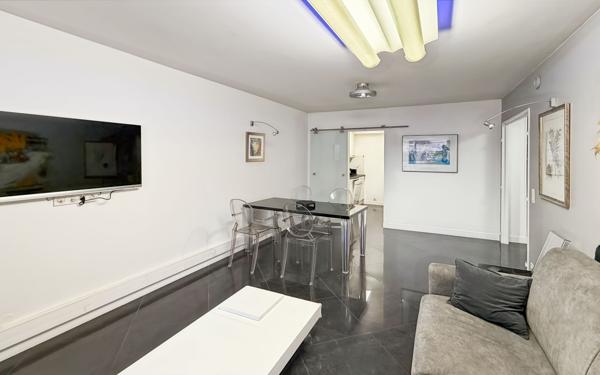 Appartement à louer    3 pièces • 70,89 m2 Cannes