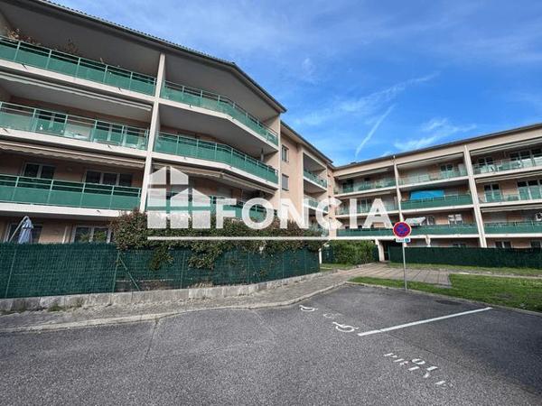 Location Studio 31 m² - 33 RUE GUILLOUX Saint Genis Laval 69230