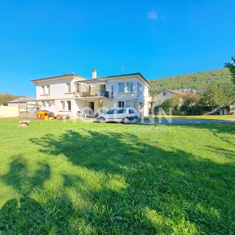 A VENDRE MAISON FAMILIALE 2 LOGEMENTS 232 M² SUR TERRAIN 2400 M²