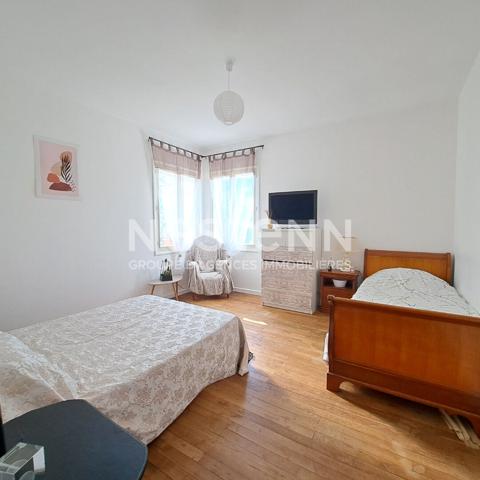 A VENDRE MAISON FAMILIALE 2 LOGEMENTS 232 M² SUR TERRAIN 2400 M²