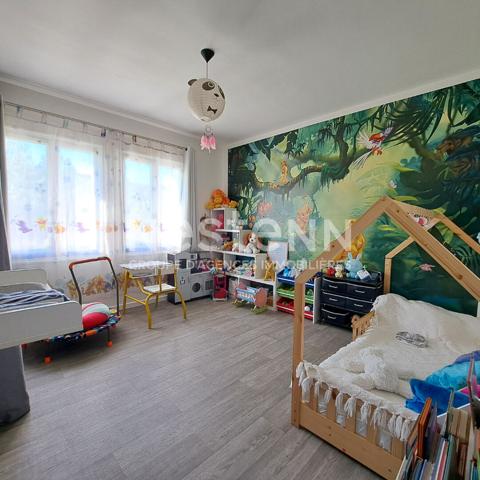 A VENDRE MAISON FAMILIALE 2 LOGEMENTS 232 M² SUR TERRAIN 2400 M²