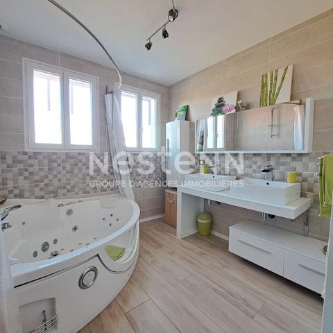 A VENDRE MAISON FAMILIALE 2 LOGEMENTS 232 M² SUR TERRAIN 2400 M²