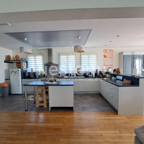 A VENDRE MAISON FAMILIALE 2 LOGEMENTS 232 M² SUR TERRAIN 2400 M²