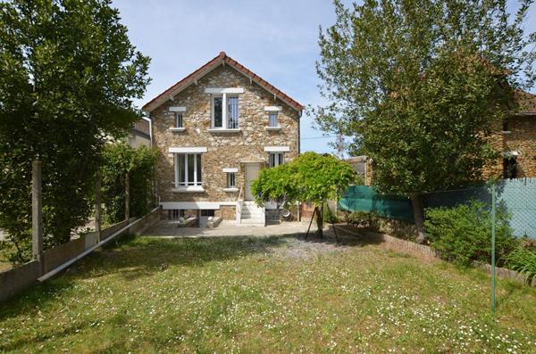 91700 - Maison Sainte Genevieve Gare RER - 5 pièces - 4ch - 2 sdb