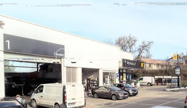 Local d activites de 1 690 m²