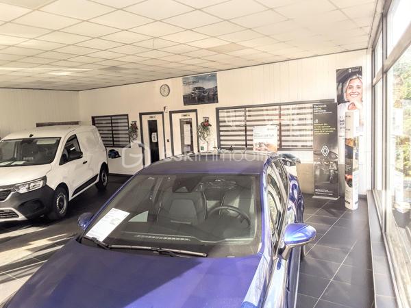 Local d activites de 1 690 m²