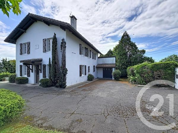 Maison à vendre  8 pièces - 181,34 m 2   ARCANGUES  - 64