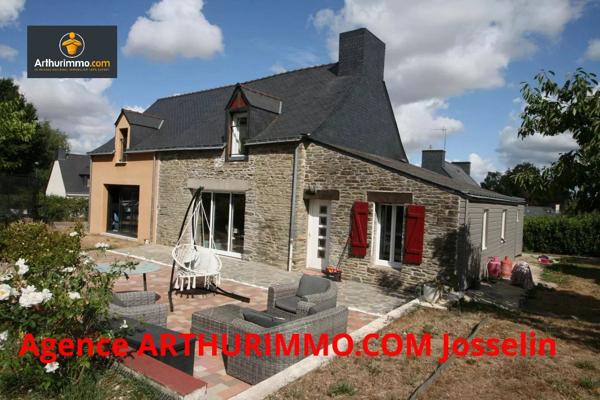 Vente                                                      Maison
                        
                     7 pièces                      144 m2                     à Josselin