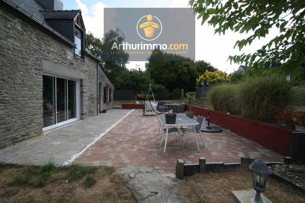 Vente                                                      Maison
                        
                     7 pièces                      144 m2                     à Josselin