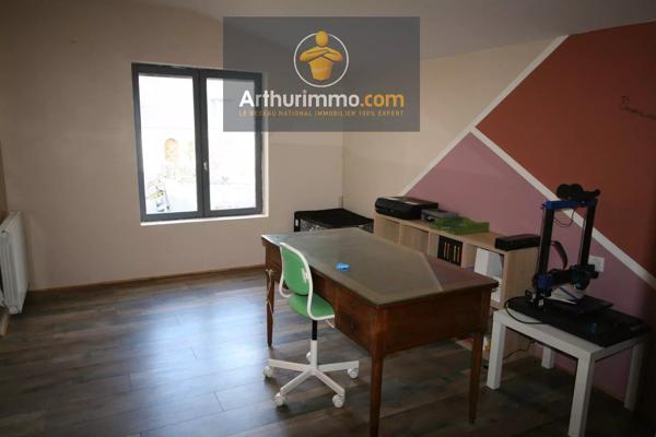 Vente                                                      Maison
                        
                     7 pièces                      144 m2                     à Josselin