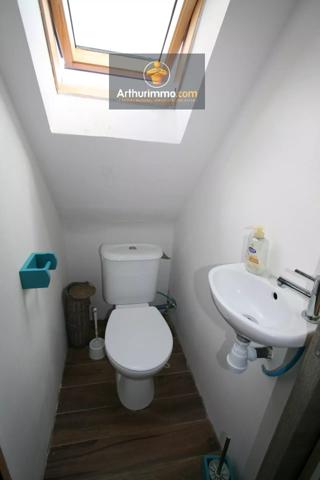 Vente                                                      Maison
                        
                     7 pièces                      144 m2                     à Josselin