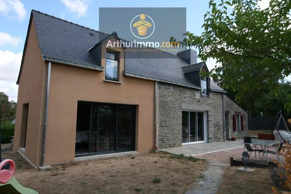 Vente                                                      Maison
                        
                     7 pièces                      144 m2                     à Josselin