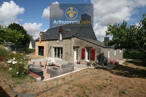 Vente                                                      Maison
                        
                     7 pièces                      144 m2                     à Josselin