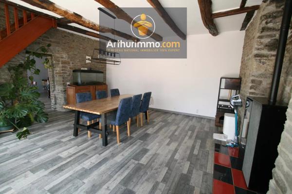 Vente                                                      Maison
                        
                     7 pièces                      144 m2                     à Josselin