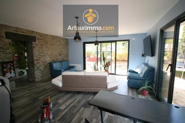 Vente                                                      Maison
                        
                     7 pièces                      144 m2                     à Josselin