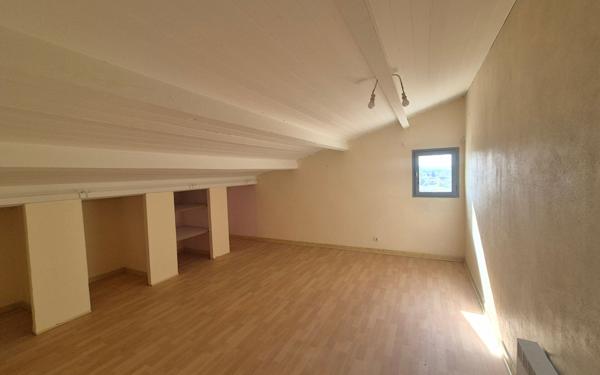 Maison à vendre    5 pièces • 147,61 m2 Pont-Saint-Esprit