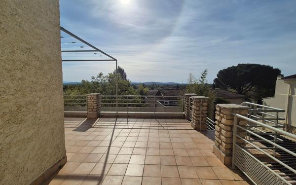 Maison à vendre    5 pièces • 147,61 m2 Pont-Saint-Esprit