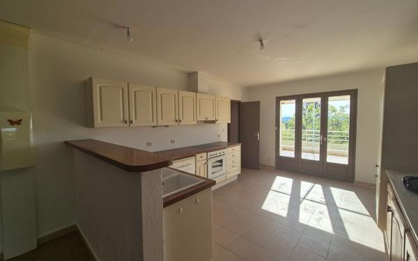 Maison à vendre    5 pièces • 147,61 m2 Pont-Saint-Esprit