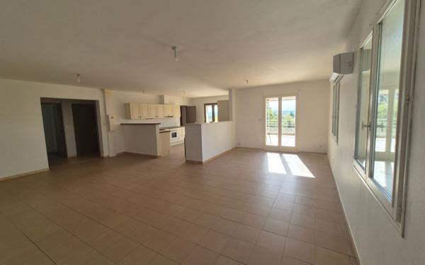 Maison à vendre    5 pièces • 147,61 m2 Pont-Saint-Esprit