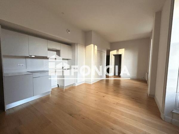 Location Appartement 3 pièces 51.73 m² - 62 COURS NATIONAL MICHEL BARON - APPART 203 Saintes 17100