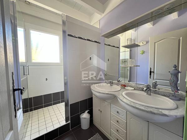 Maison 5 pièces à vendre à Sireix avec vue montagne