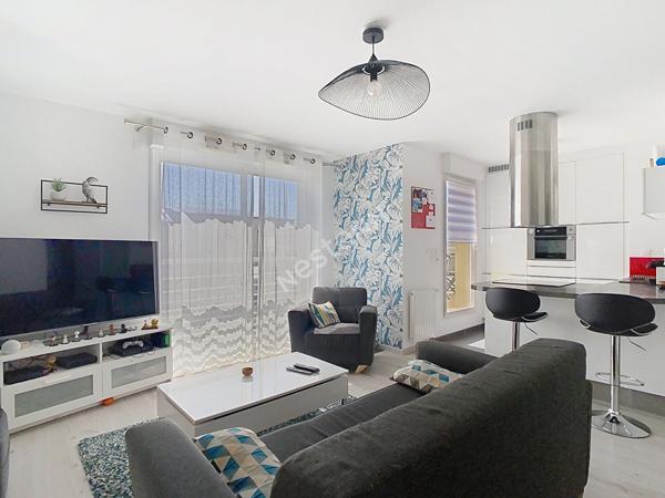 Appartement TYPE 4, de 2013 Avrille Centre, double terrasse, parking, garage!