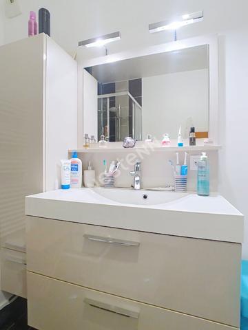 Appartement TYPE 4, de 2013 Avrille Centre, double terrasse, parking, garage!