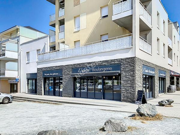 Appartement TYPE 4, de 2013 Avrille Centre, double terrasse, parking, garage!