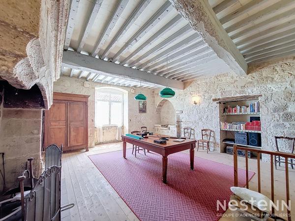 A Vendre Maison en pierre rénovée de 150 m² avec terrasse couverte, jardinet et dépendance