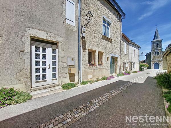 A Vendre Maison en pierre rénovée de 150 m² avec terrasse couverte, jardinet et dépendance