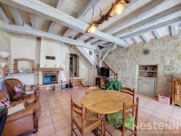 A Vendre Maison en pierre rénovée de 150 m² avec terrasse couverte, jardinet et dépendance