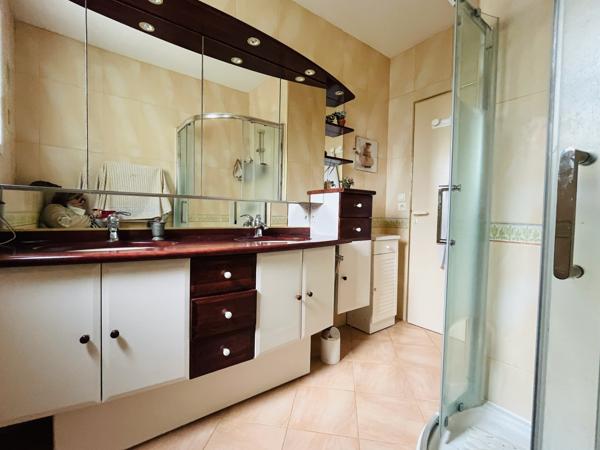 Saint-Sébastien-sur-Loire (44230) Maison familiale plain pied avec véranda chauffée exposée plein sud à Saint-Sébastien-sur-Loire