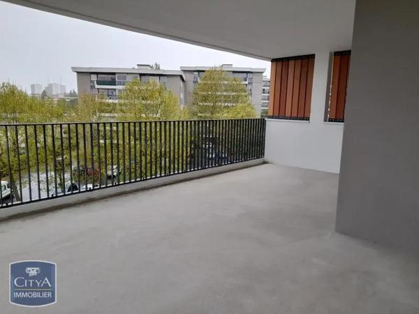 Appartement à louer 3 pièces 71.65m² Lormont (33310)