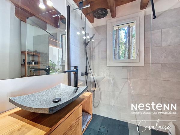 Appartement dernier étage au calme proche plages et commerces - petite copropriété - stationnement et cave