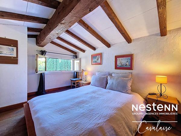 Appartement dernier étage au calme proche plages et commerces - petite copropriété - stationnement et cave