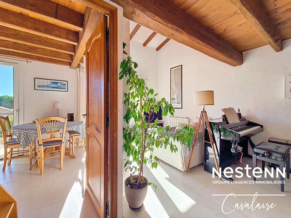 Appartement dernier étage au calme proche plages et commerces - petite copropriété - stationnement et cave