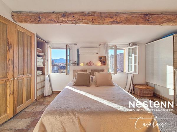 Maison de ville en centre-ville de Cogolin d'environ 131 m² sur 3 niveaux