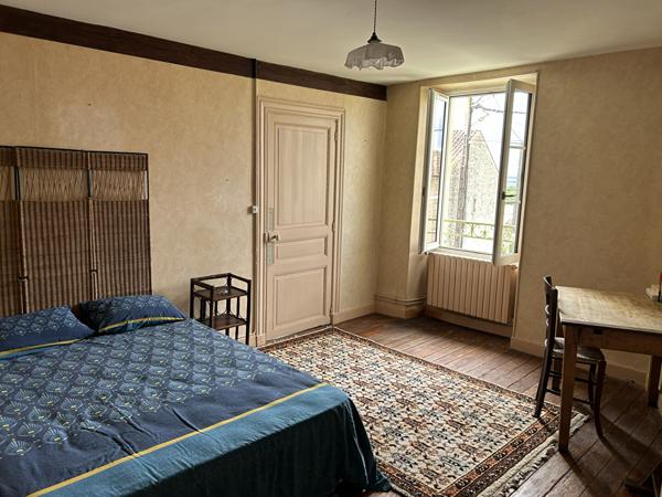 Charmante maison de caractère avec cave voûtée et jardins Fontaine chalendray