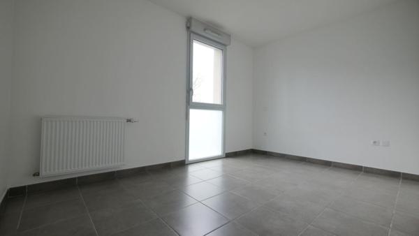 APPARTEMENT T3 avec 2 places stationnement Port-Sud