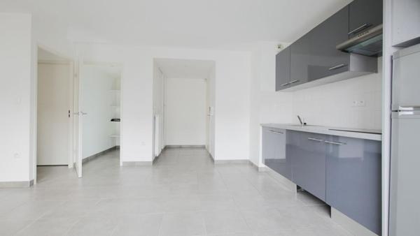 APPARTEMENT T3 avec 2 places stationnement Port-Sud