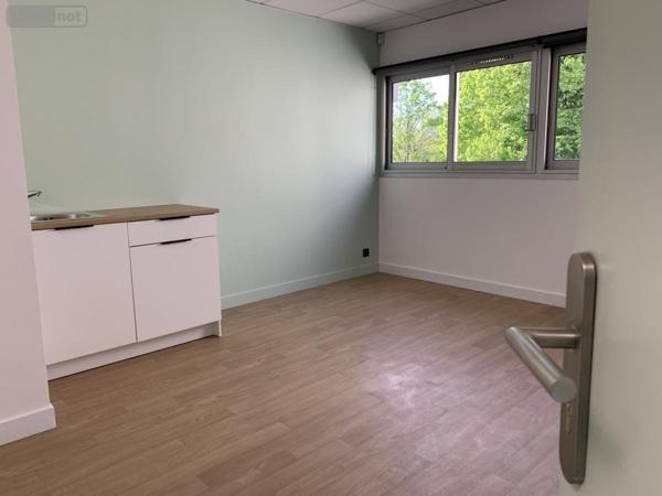 Fonds et/ou murs commerciaux à louer à Ploemeur dans le Morbihan (56270), ref : 56082-L63