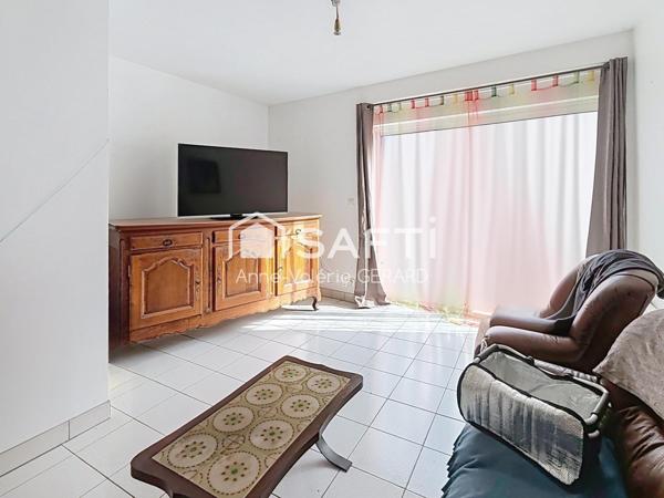 Maison 3 logements (T3,T5,T3)+garages+jardins