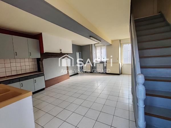 Maison 3 logements (T3,T5,T3)+garages+jardins